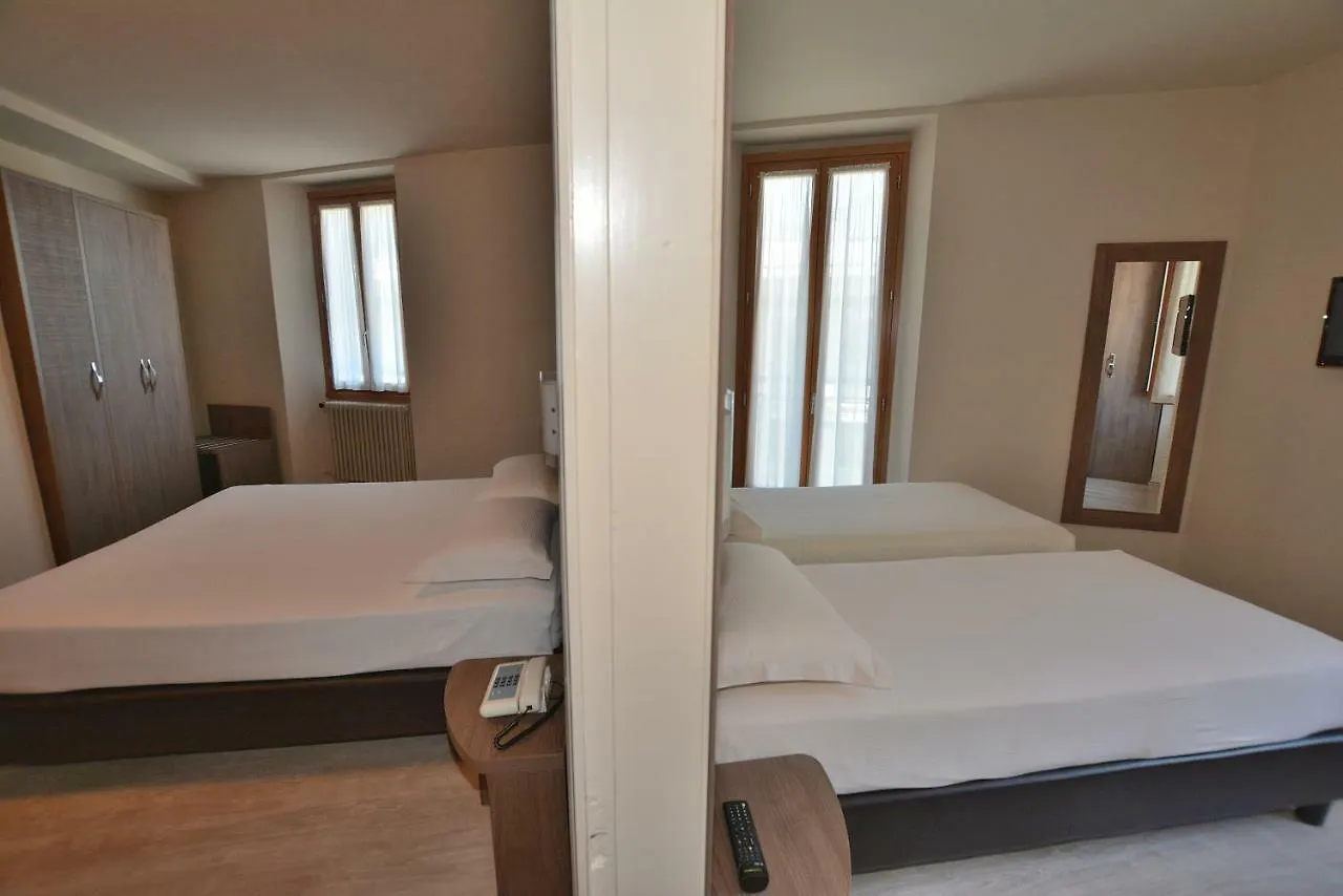 Hotel Flora** Chiavenna 2*,  Italy
